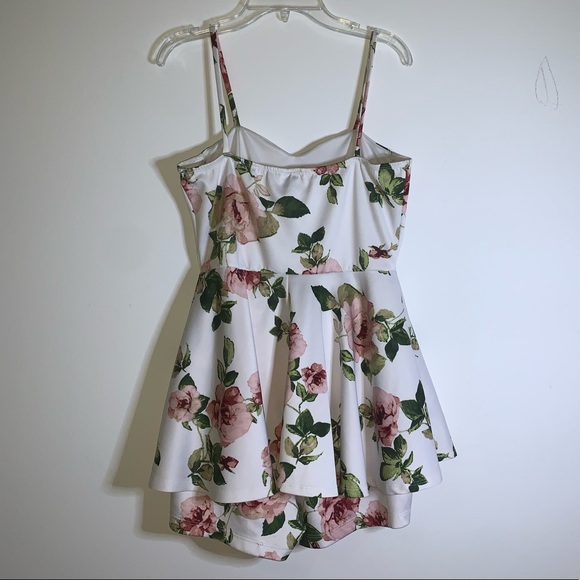 This is a mini dress with shorts underneath and a flowy skirt! - Picture 3 of 4